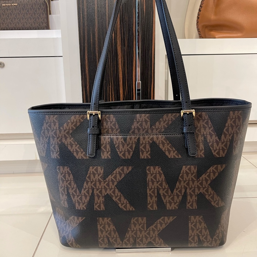 Michael Kors JST Medium Carryall Tote - Picture 3 of 6